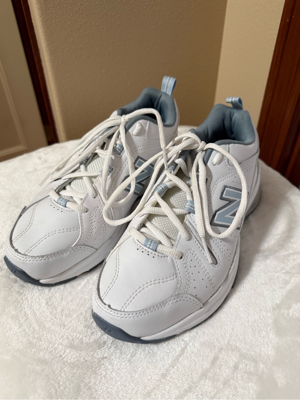 New Balance Women's 608v5 Cross Trainer Sneakers – White / Light Blue Size 8